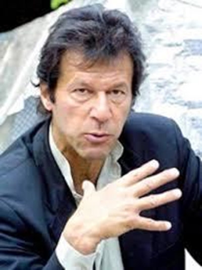 Pakistan army urges talks as protesters await political showdown