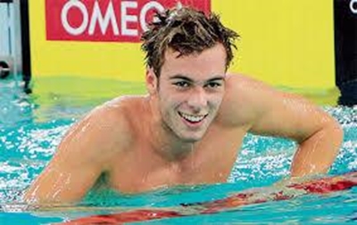 Italian Paltrinieri wins 1,500 race, sets record