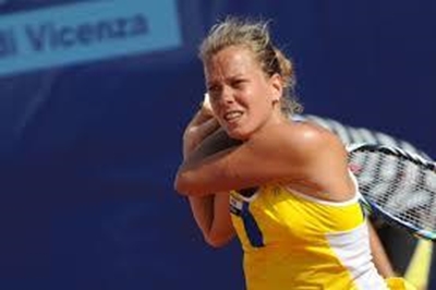 Wimbledon champion Kvitova reaches New Haven semis