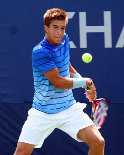 Federer, Serena in cruise control as teen duo rock US Open