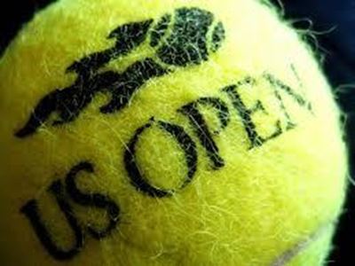 Falling hero Wawrinka reaches US Open quarter-finals