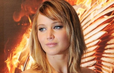 Jennifer Lawrence requests nude pics investigation