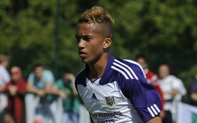 Everton in last minute loan deal for Henen