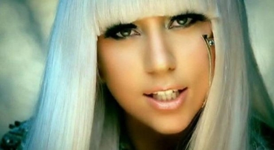 Lady Gaga sings jazz at Fashion Week party