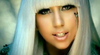 Lady Gaga sings jazz at Fashion Week party