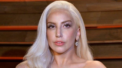 Lady Gaga sings jazz at Fashion Week party