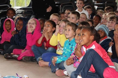 Poppekas leer kinders herwin