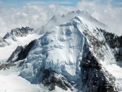 Rescue for 2 missing climbers begins in Myanmar