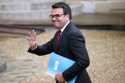 Former French minister sacked for tax problems