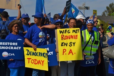Opvolg: 2 000 stap vir beheer oor Raad