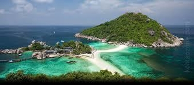 Thai police seal tourist resort island after killings