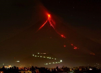 1st lead earthquakes, rockfalls increase at Philippine volcano