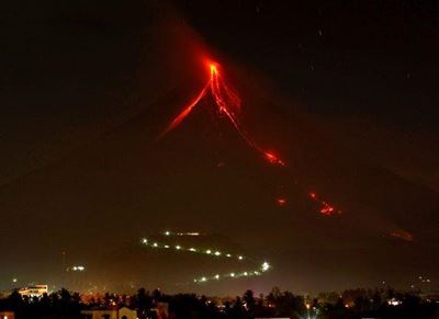 1st lead earthquakes, rockfalls increase at Philippine volcano