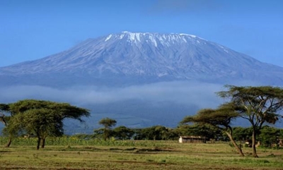 Cricket teams trek to world's highest game on 'Roof of Africa'
