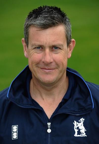 Ashley Giles' 24 spare balls for world's highest game