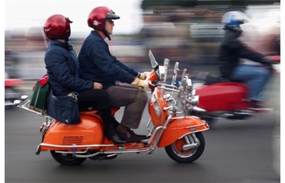 Motorfietse, bromponies byeen vir massarit