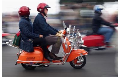 Motorfietse, bromponies byeen vir massarit