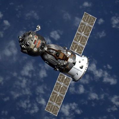 US-Russian crew docks with Space Station