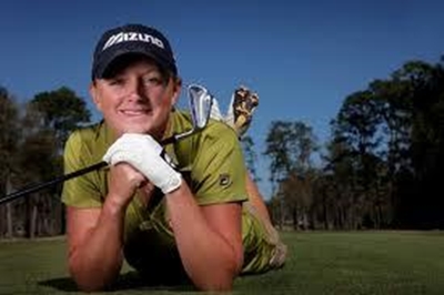 Lewis shoots 66 to take lead in China