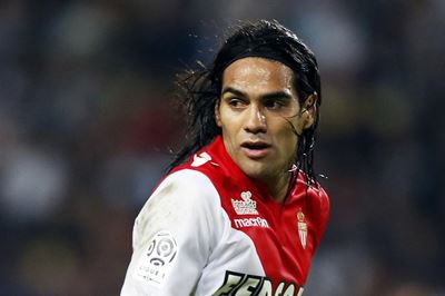 Falcao eager to extend Man United stay