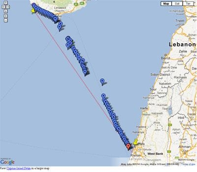 Israeli swimmers battle plastic bags to take open water record