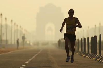 Chaos as India marathon leaders miss turn, take the bus