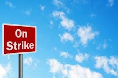 Zimbabwe doctors strike for better pay