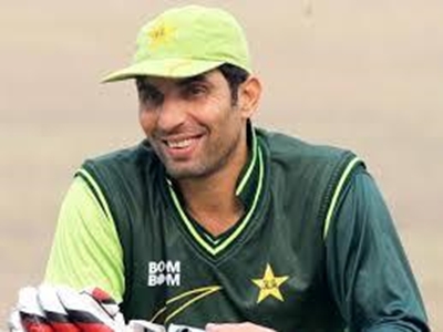 Pakistan wins toss, bats 2nd test vs Australia