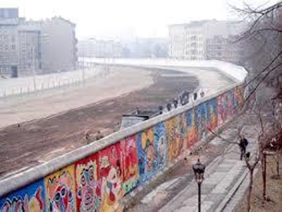 Gorbachev allies feel betrayed by West, 25 years on