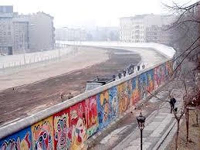 Gorbachev allies feel betrayed by West, 25 years on