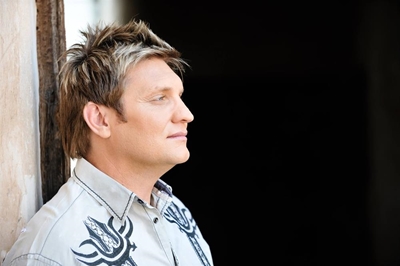 Kurt Darren tree op in Suid-Kaap