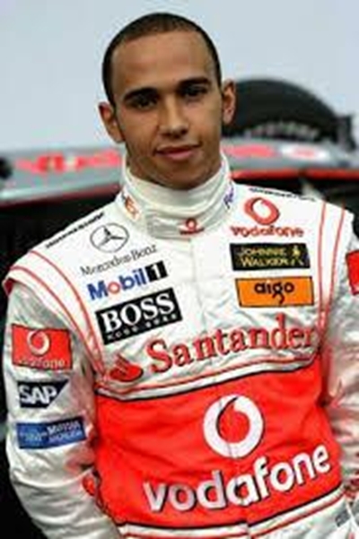 Hamilton thanks fans, flag power as title looms