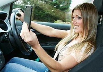 Young drivers admit to taking selfies