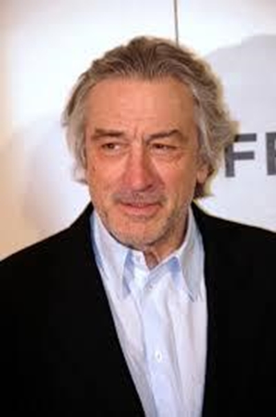 De Niro ends fight with upstate NY town