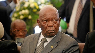 Zim paper praises Mujuru's axing