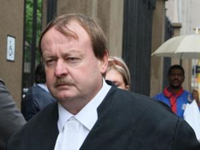 Arms deal "middleman" reveals himself