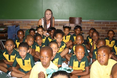 Eerste skooldag vir honderde graad 1's