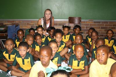 Eerste skooldag vir honderde graad 1's