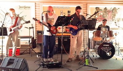 Rock 'n Roll picnic concert this Saturday