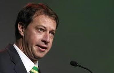 Poaching of young SA talent worries Roux