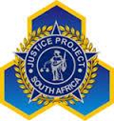 Cops held for threatening crying child
