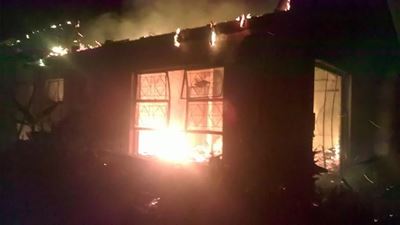 Brand verwoes huis in Ellystraat