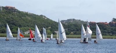 Sailors struggle in light wind