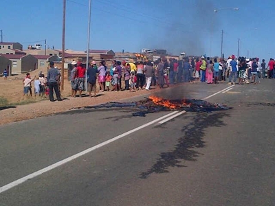 Protesaksie buite Oudtshoorn