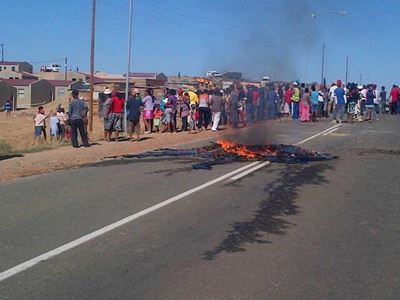 Protesaksie buite Oudtshoorn