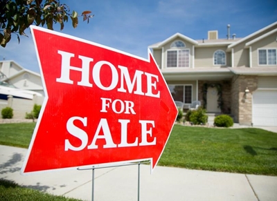 Yes, you can sell a home on a busy road
