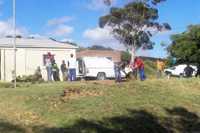 Gemeenskap staan saam vir plaasskool