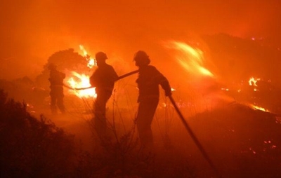 Cape Town fire spreads, eitght homes damaged