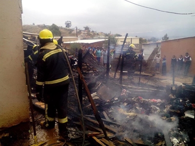 Opvolg: Susters verloor alles in brand