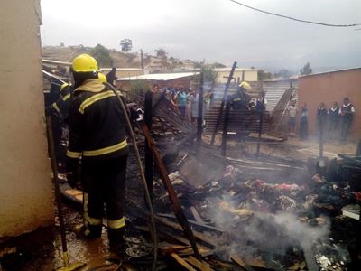 Opvolg: Susters verloor alles in brand
